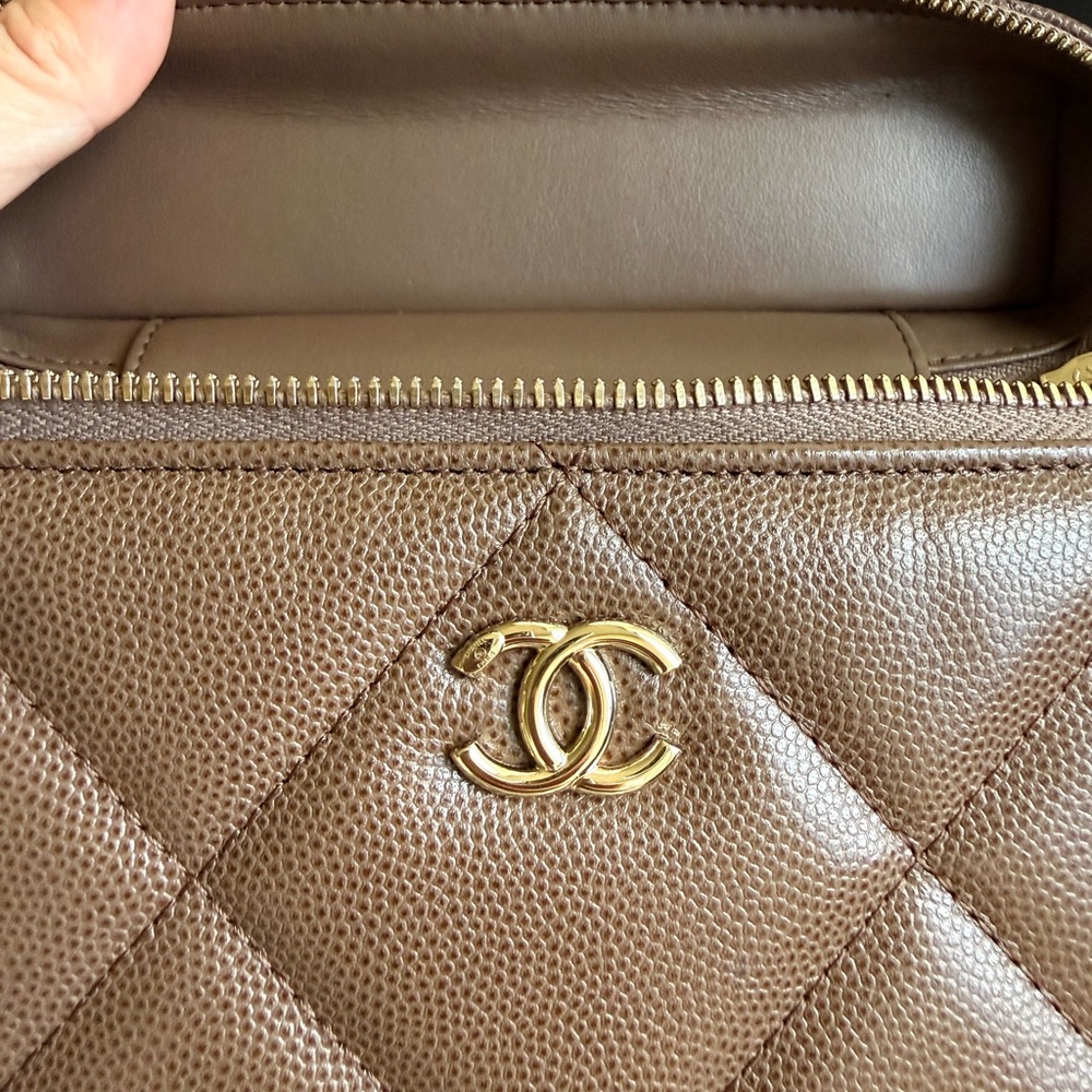 !SOLD! 
CHANEL Brown Quilted Vanity Bag with Gold Chain Strap - Picture 6 of 11